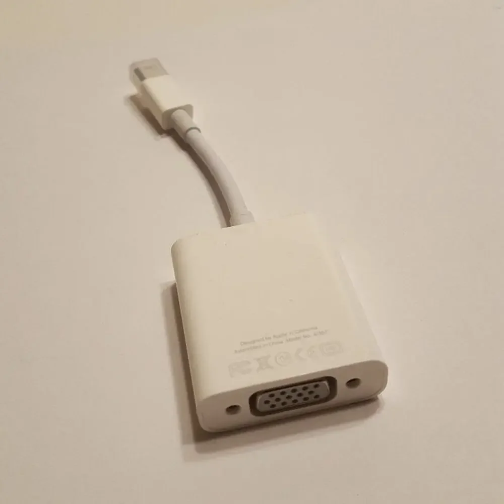 Apple Model A1307 Display Port Thunderbolt to VGA Adapter